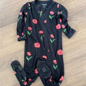 Kyte baby poppy footie print 6-12 months